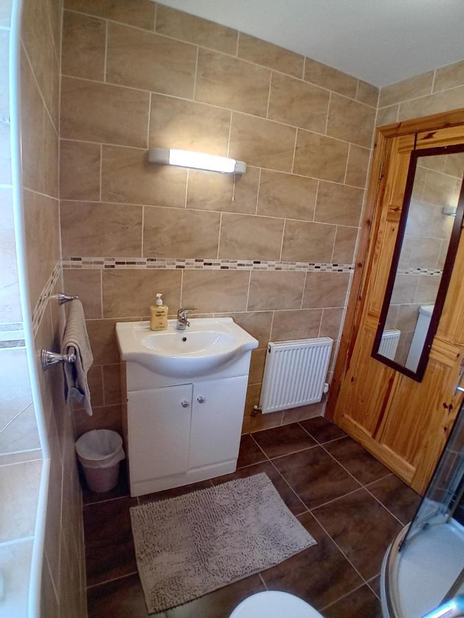 The Red Door Townhouse Apartment Ардара Екстер'єр фото